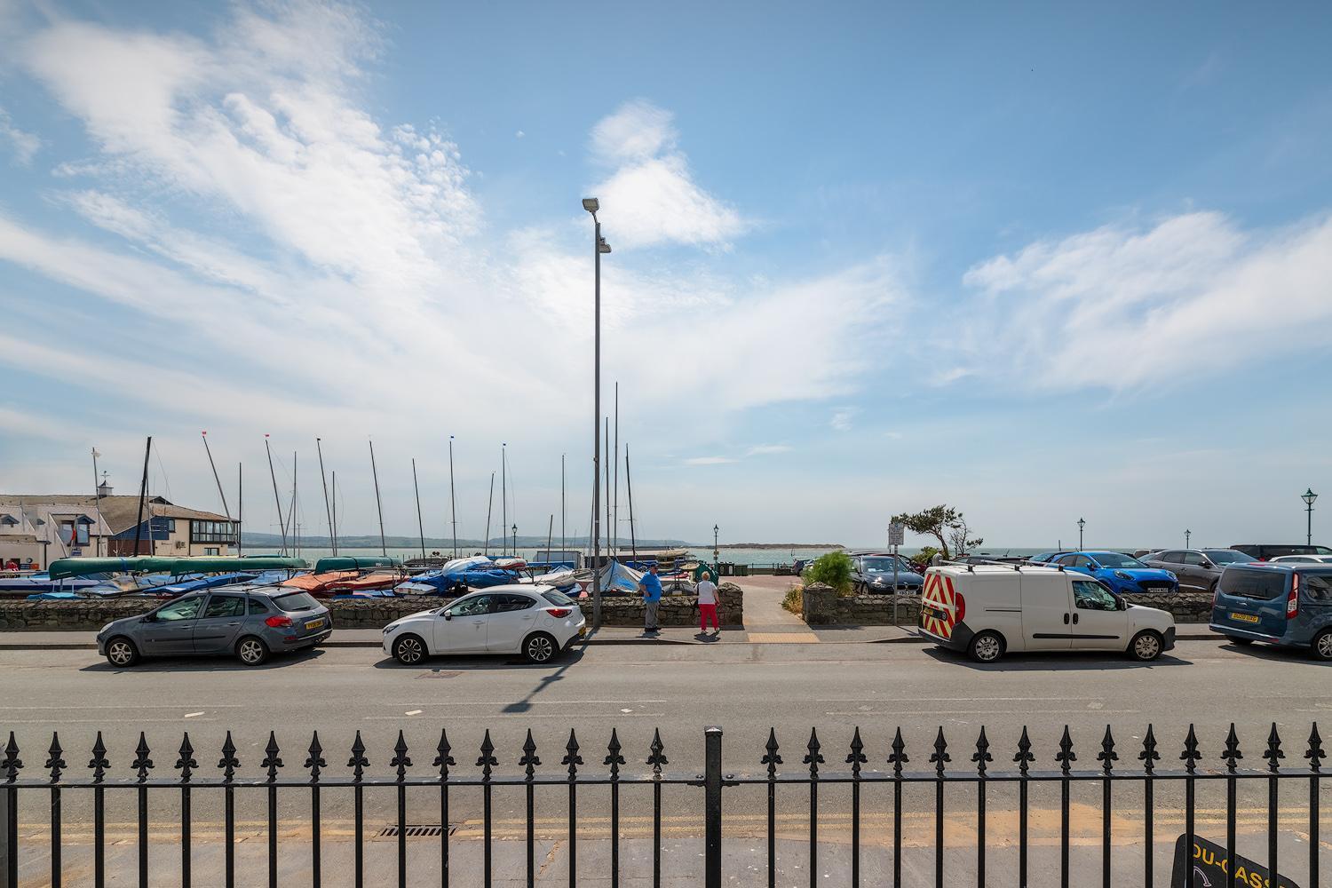אברדיפי Ground Floor Sea View Apartment מראה חיצוני תמונה